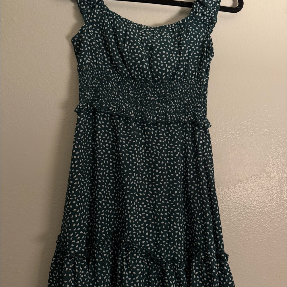 Chic Midi Dress in Green and White